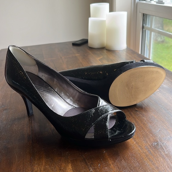 NINE WEST black patent leather dress shoes - size 7.5 (I believe) - Picture 5 of 6